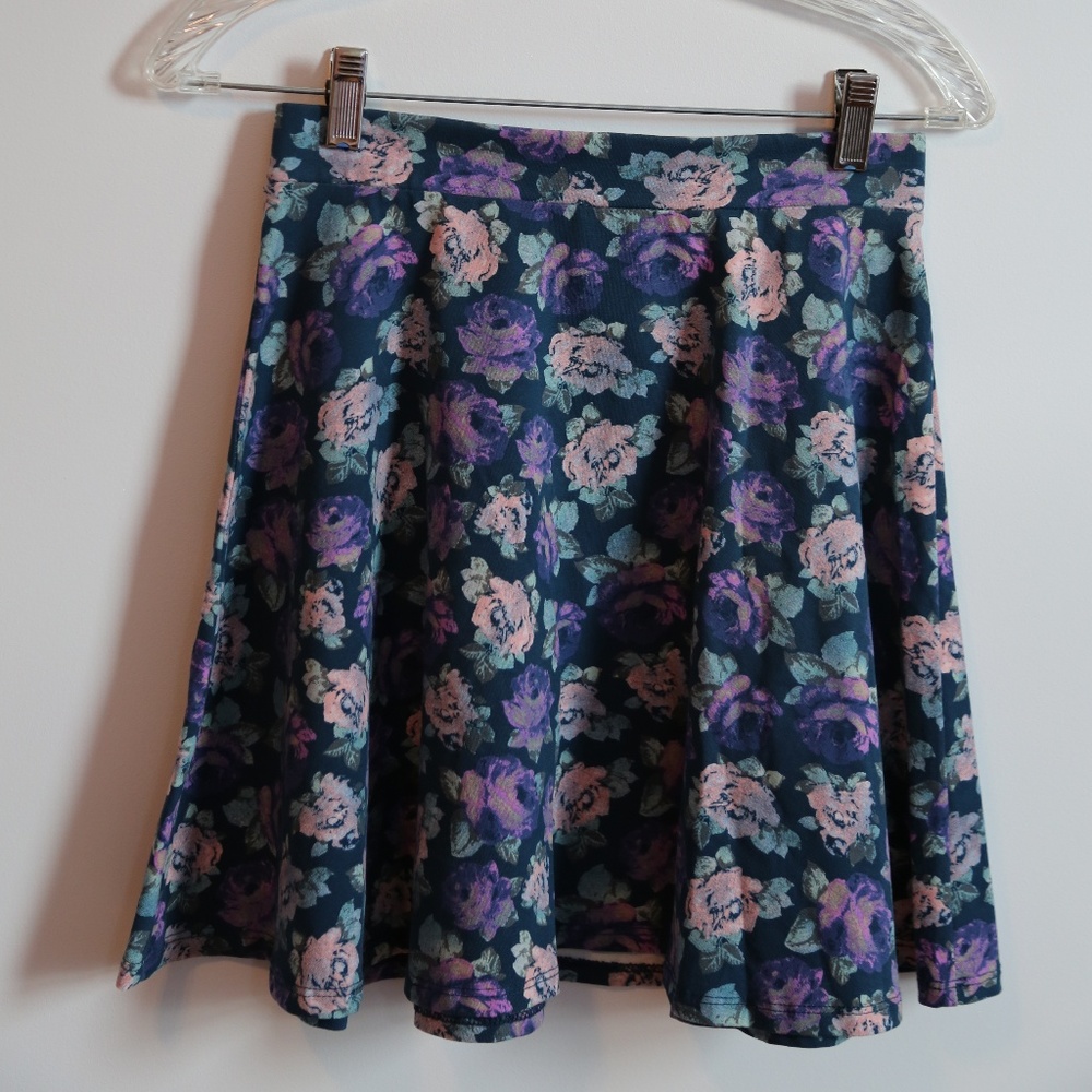 Skater-style skirts (bundle of 2)